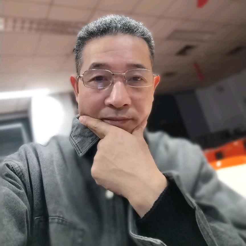 🇨🇳洒脱的大叔