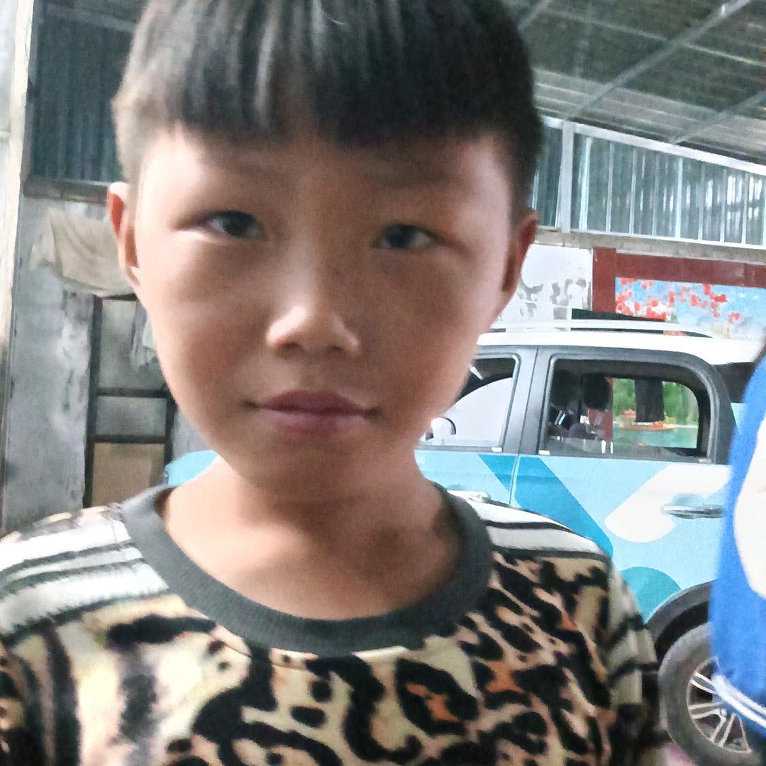 叫李亮亮