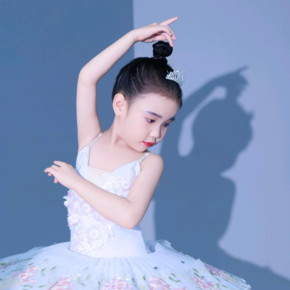 附近