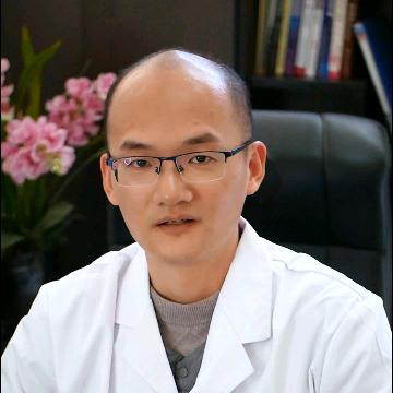 肛肠科何中鑫