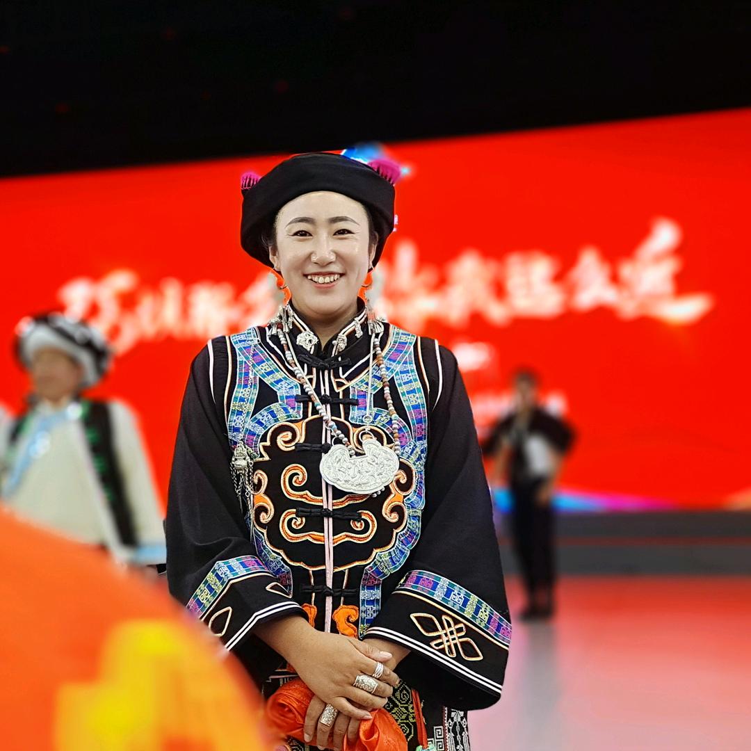 阿皆扑羊角花服饰