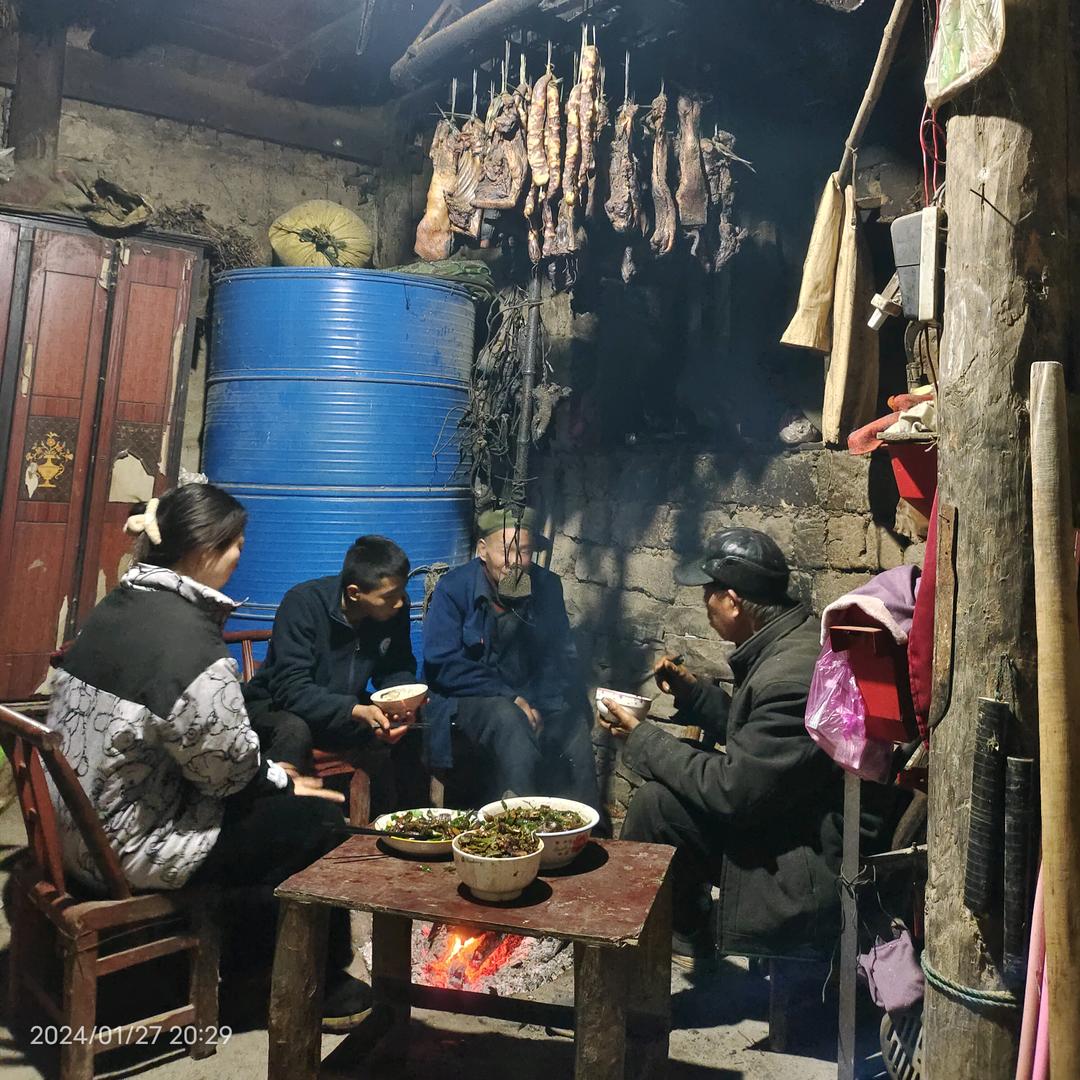 小小红