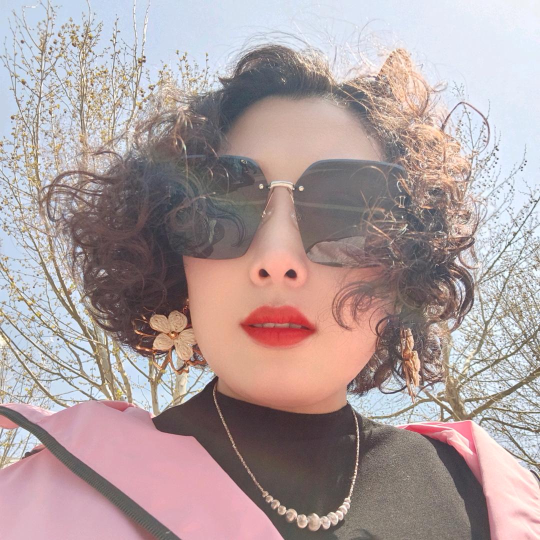 十里桃花不如华(￣(●●)￣)