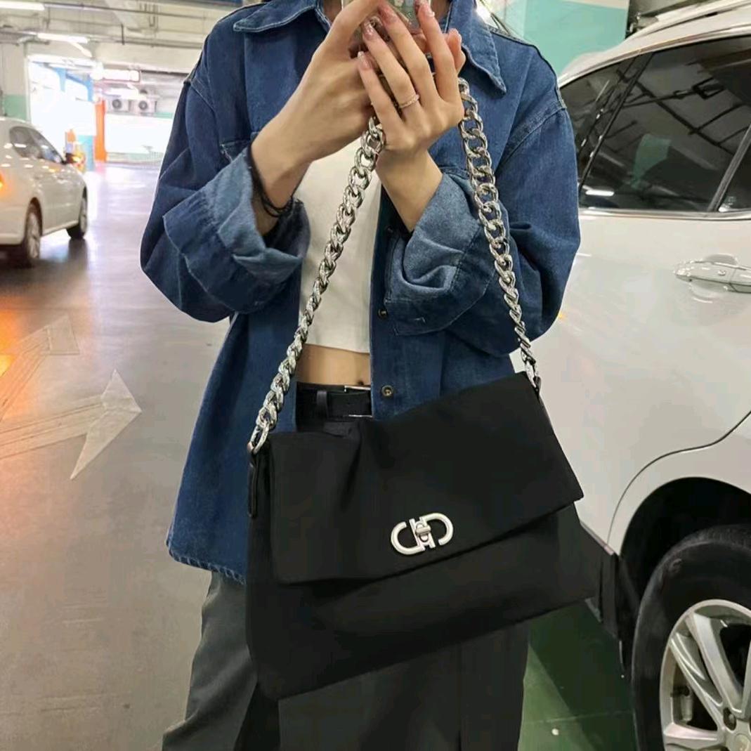 劲王李小焕