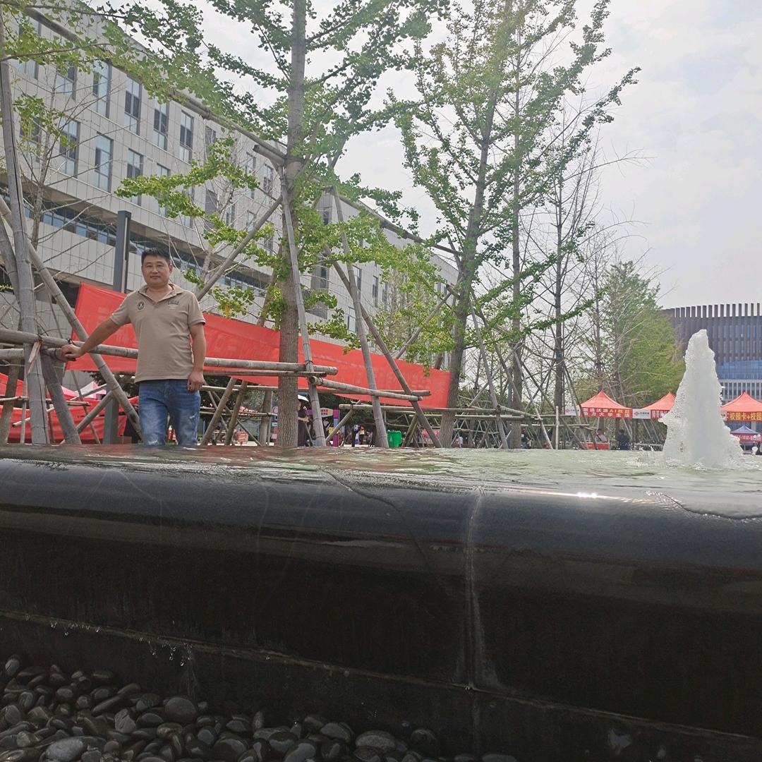 仲夏看门老头