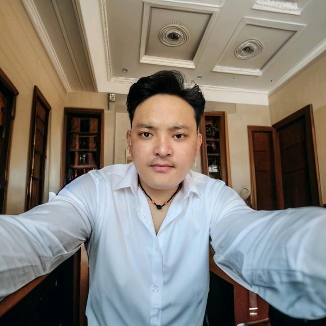 阿罗降拥