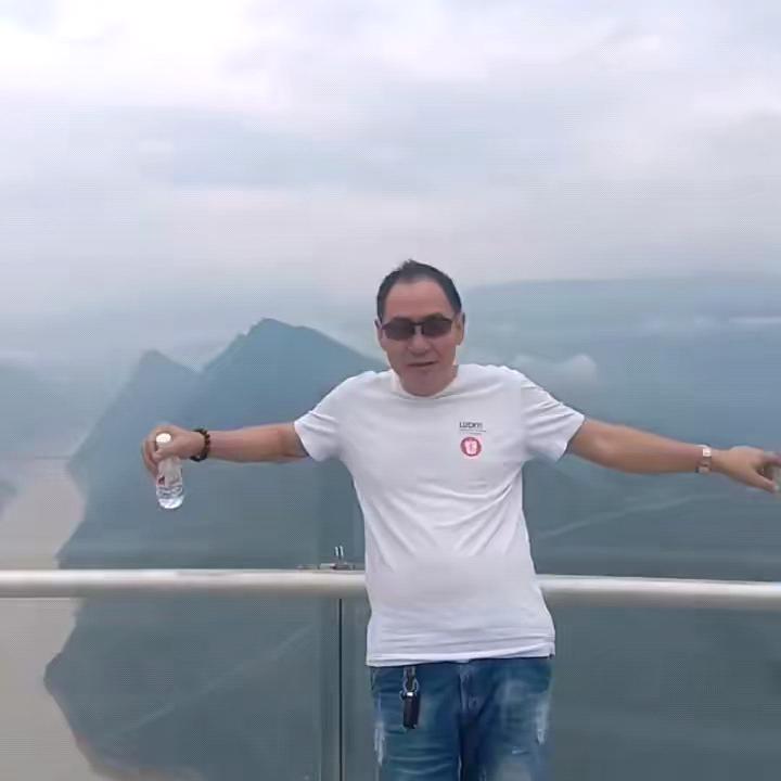 土家二哥：晚九点开播