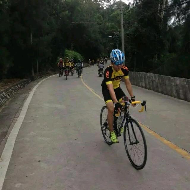 洛南爱好唱歌