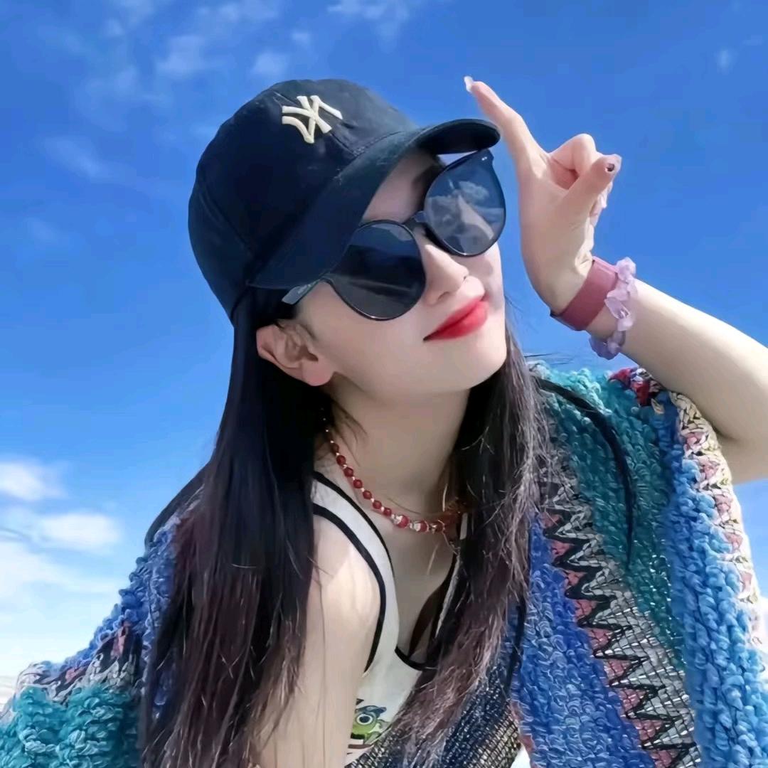 阳光夏的女孩💞