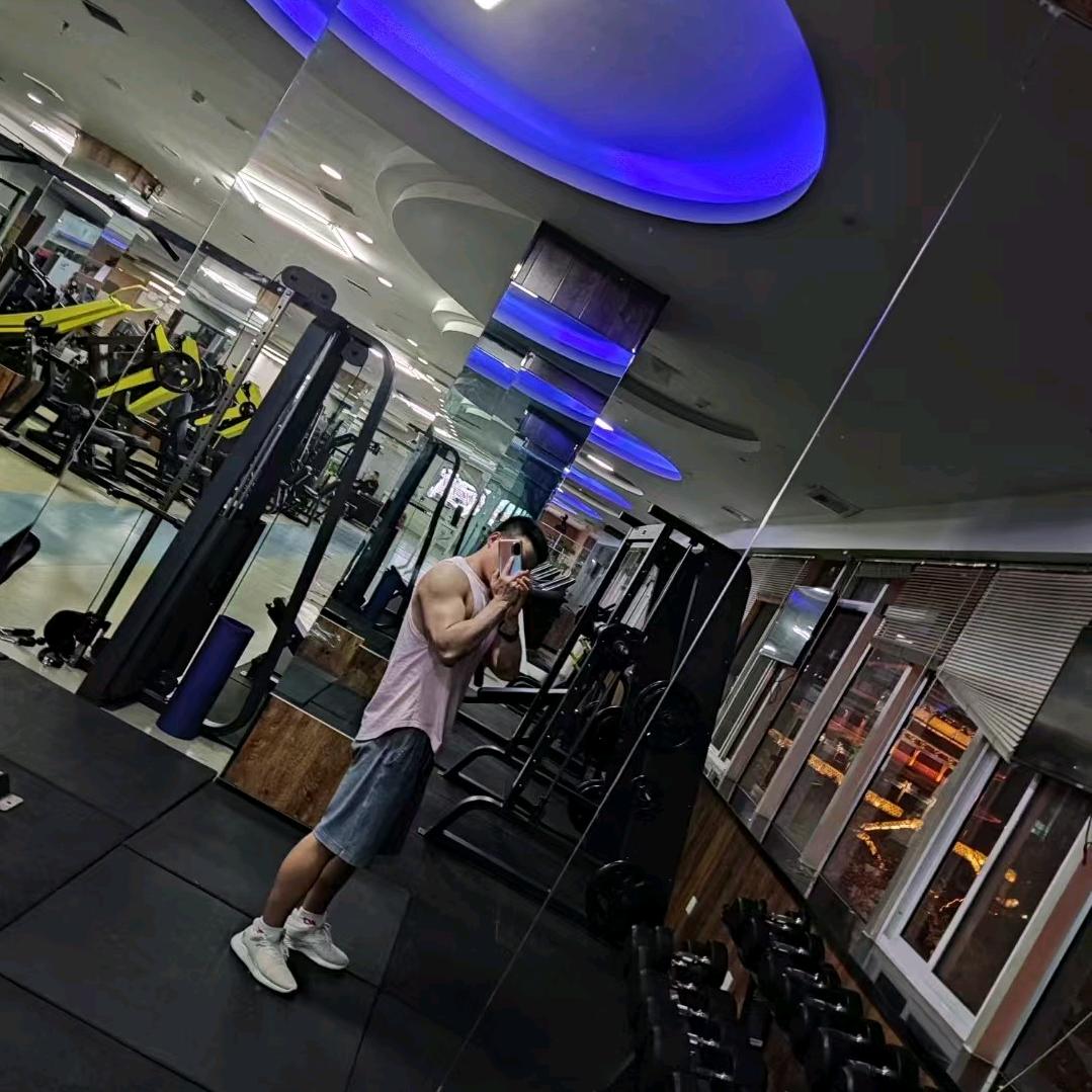 开yu7的小景同学