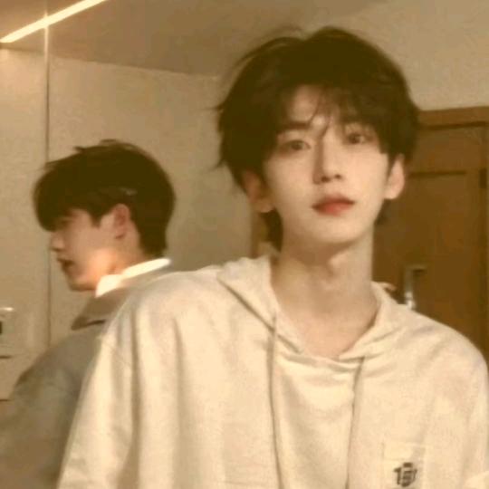 反方向的居居侠