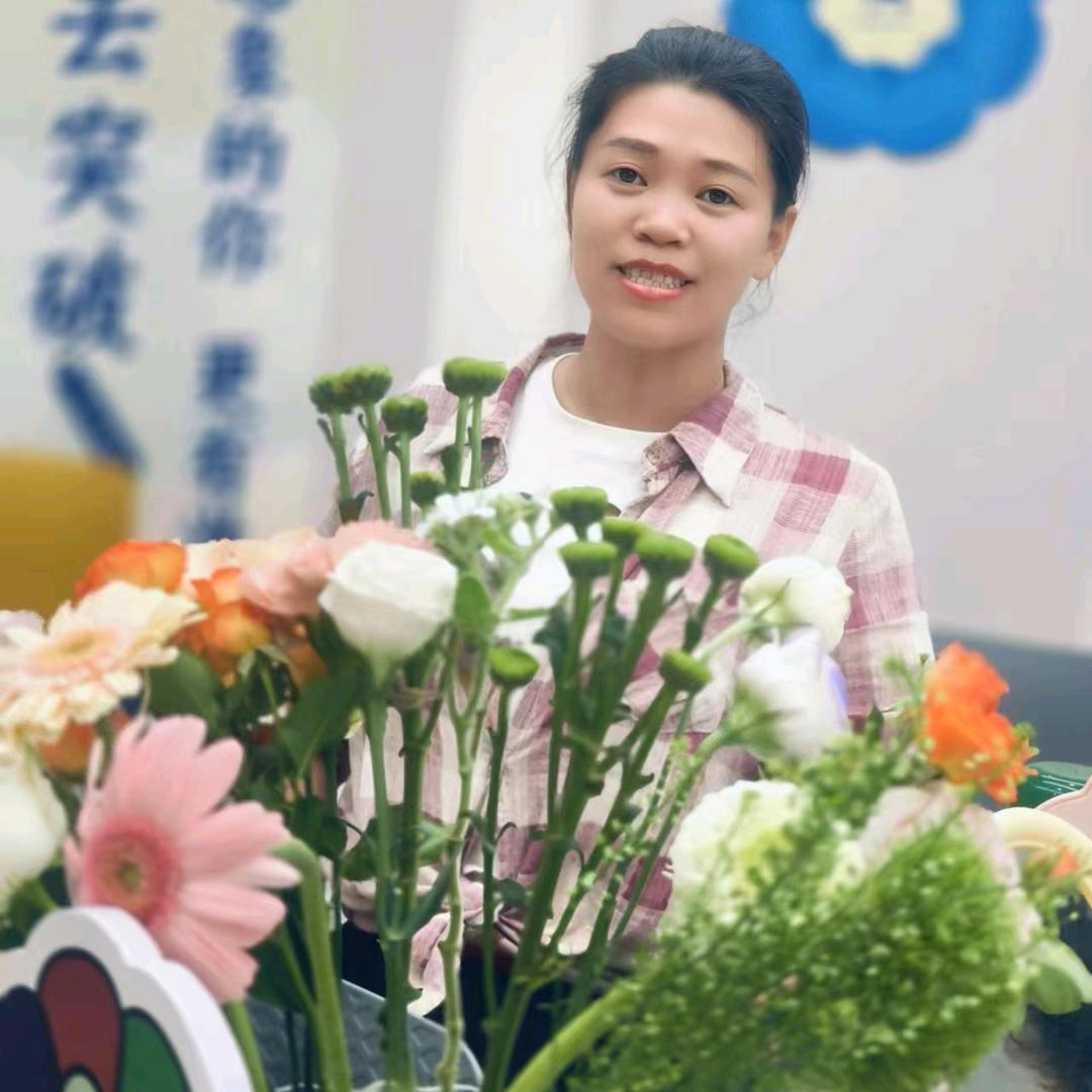 小黑曼林秀娉