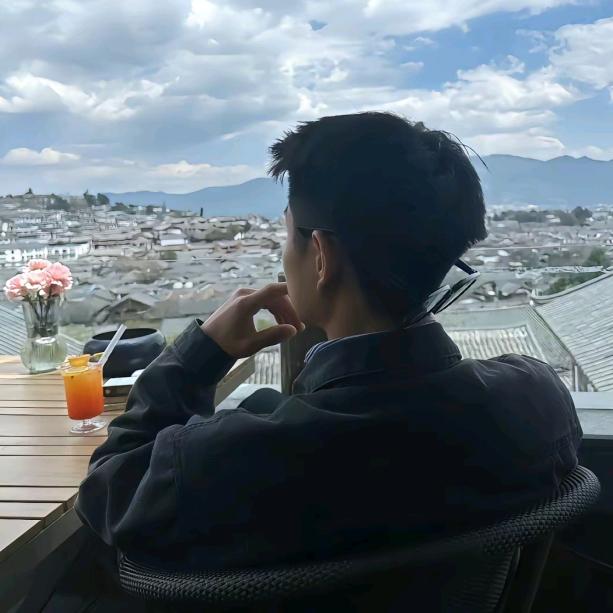 申雨鑫.