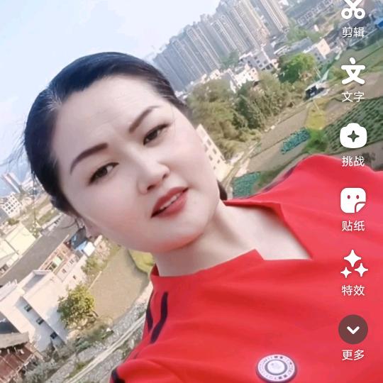 不屈服挫折命运的女人
