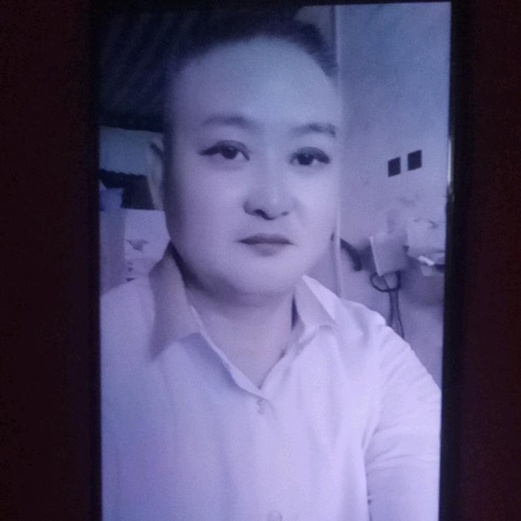 心善人品优单身大舞台演员流浪歌手