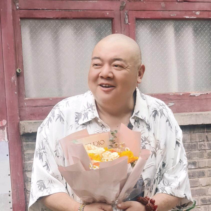猪哥~~谢宁