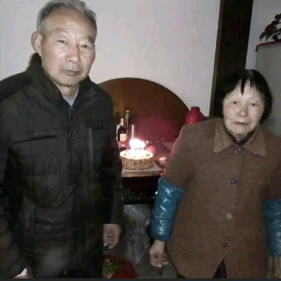 一辈子的想念我的好爸爸好妈妈