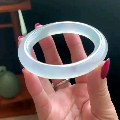 雅思翡翠珠宝店