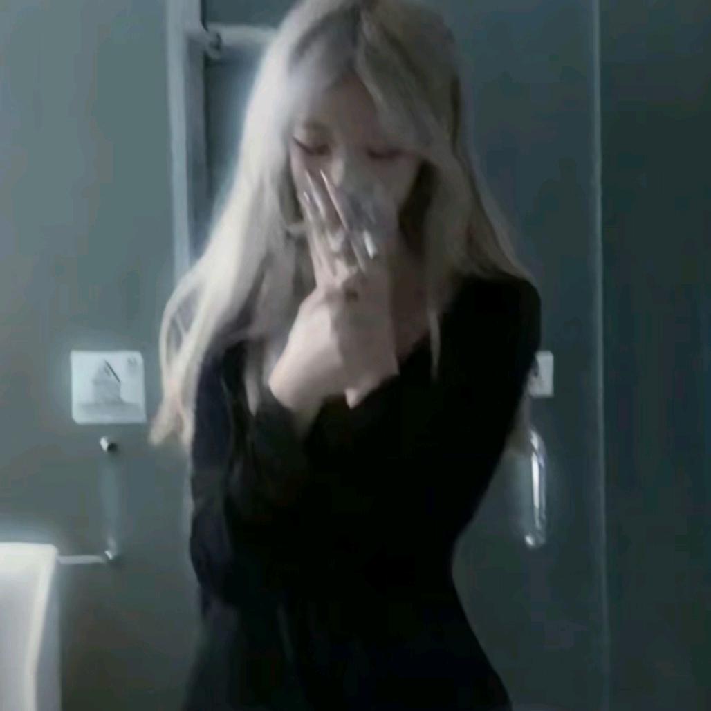 零碎烬.