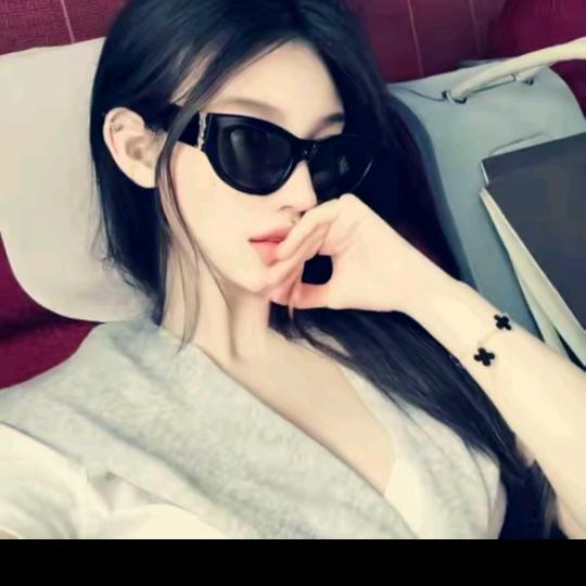 琪琪爱吃冰淇淋