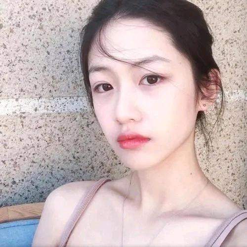 小莫莫🙅