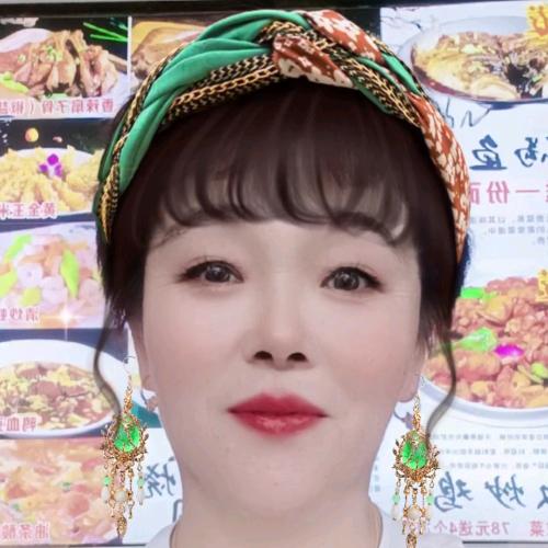 倪显玲。