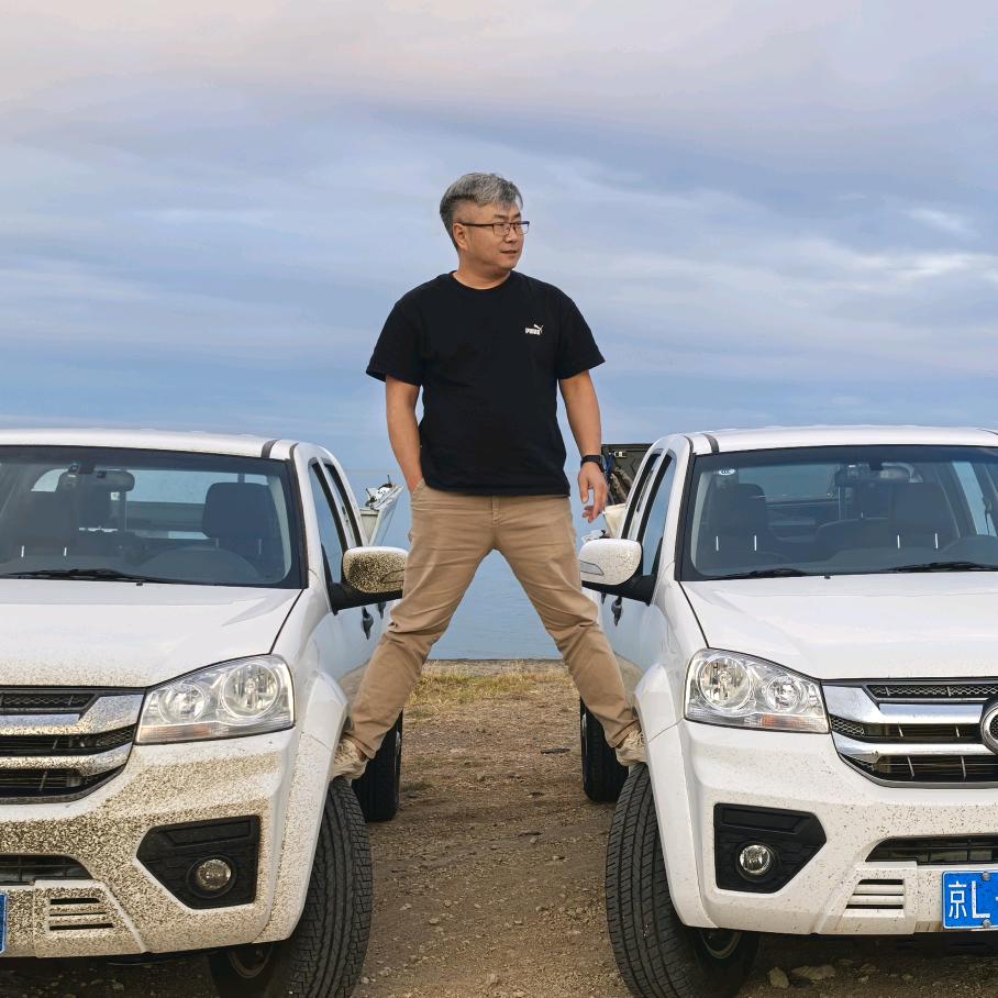 80后的白发大叔