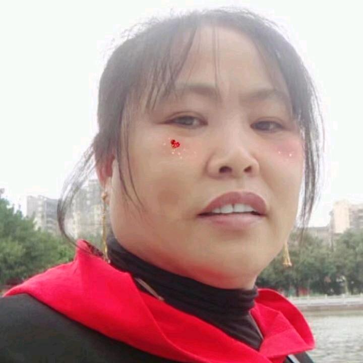单 身 阿 姨
