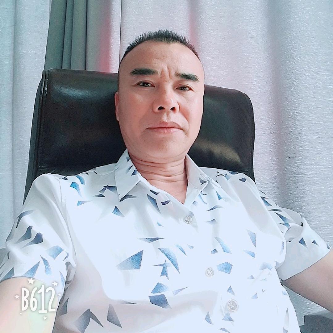 黄飞，