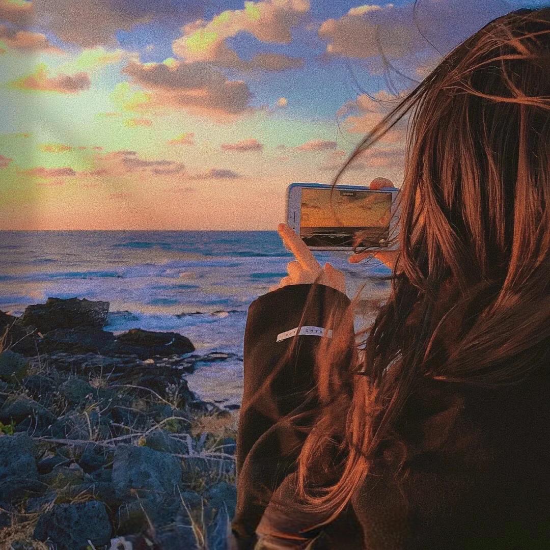 恰逢暮雪亦白头