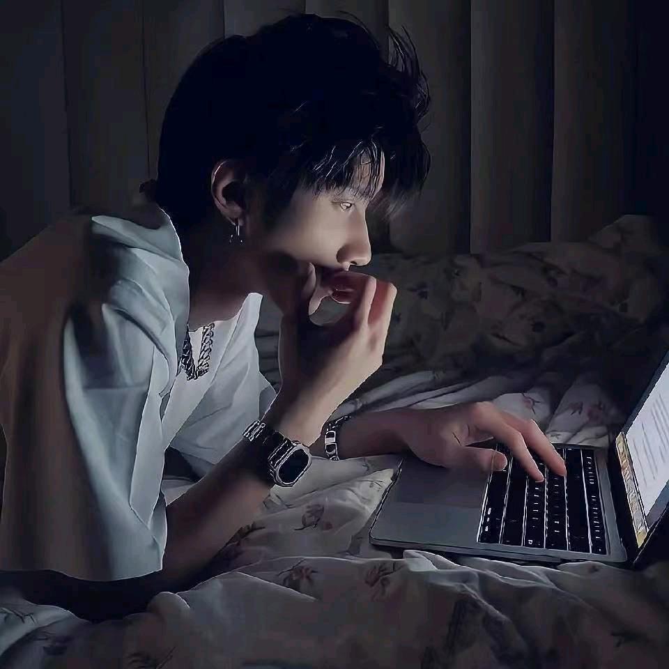 默契转身看故事