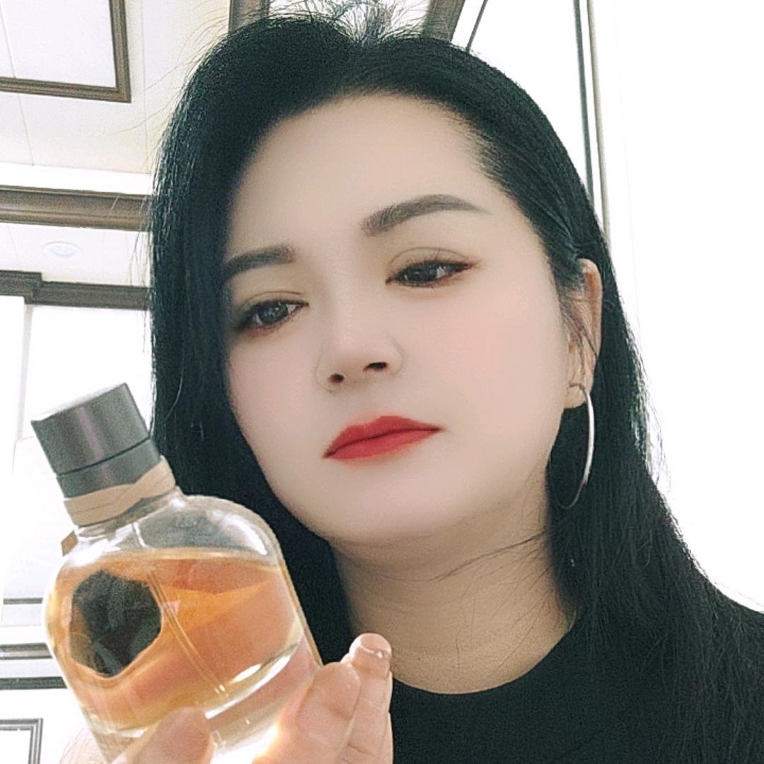 东风大道总工会楼下，AA名雅聚合女装店