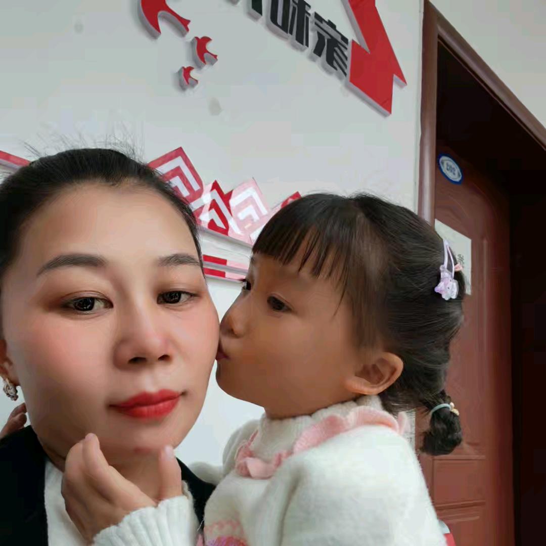 张梓萌(找闺)