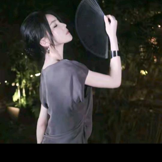 溶溶RONGRONG～每日穿搭