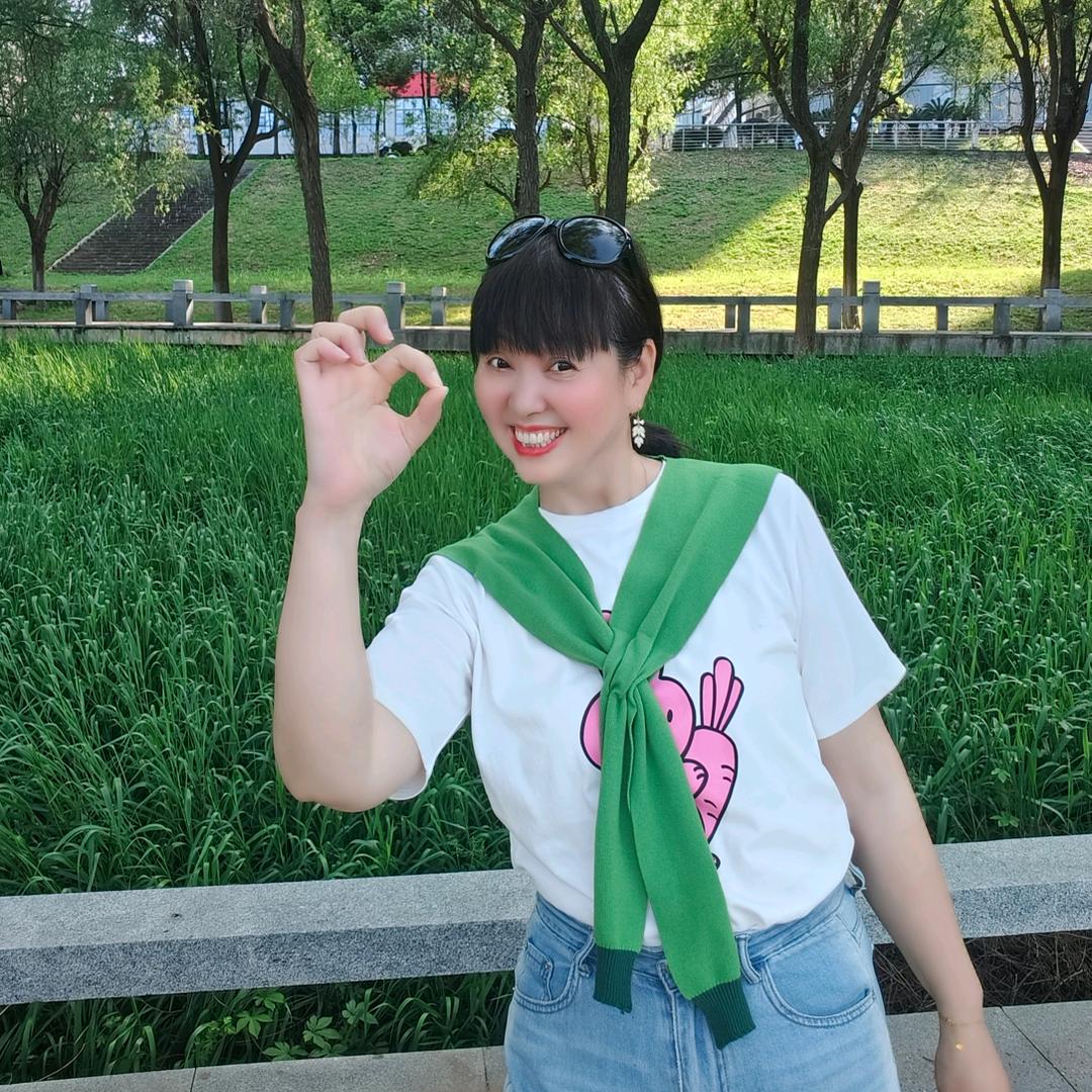 佳婴月嫂服务中心袁敬老师