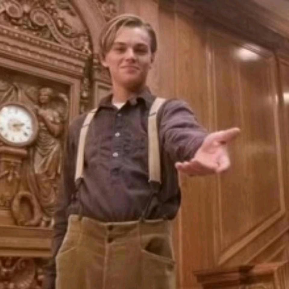 一个要充所有VIP的男人