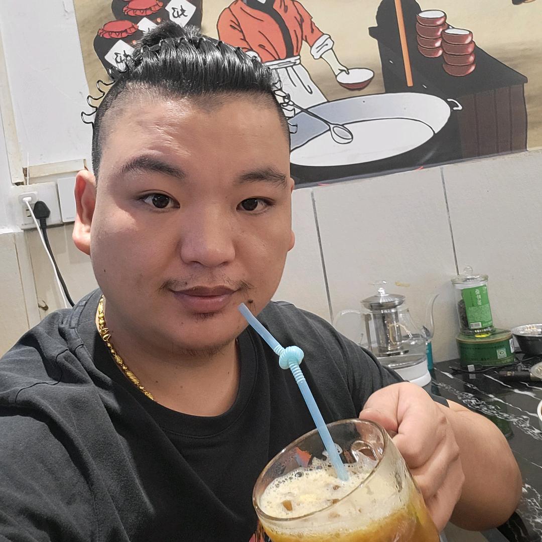 万江伟记烧鹅濑粉店  《华南摩尔分店》