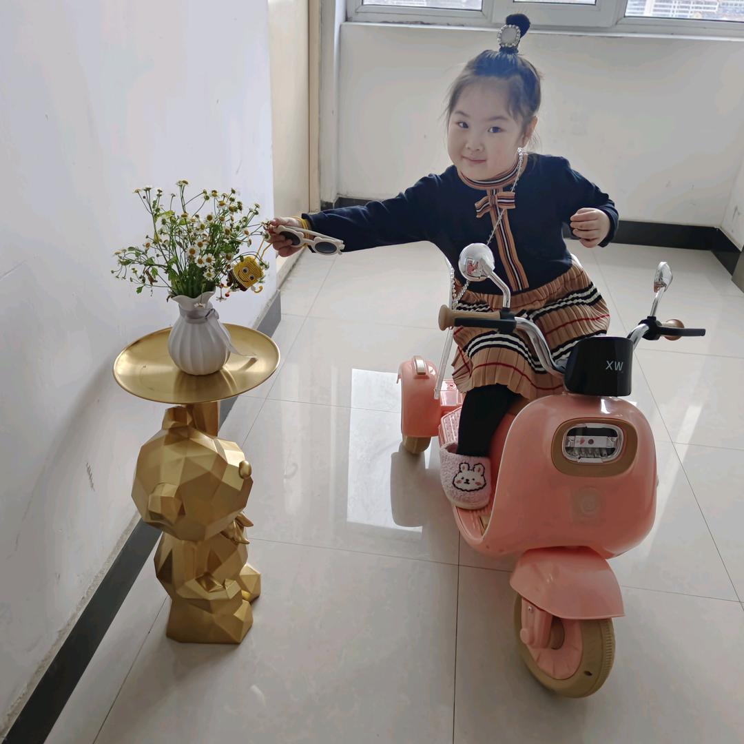 伊诺宝贝奶奶带娃
