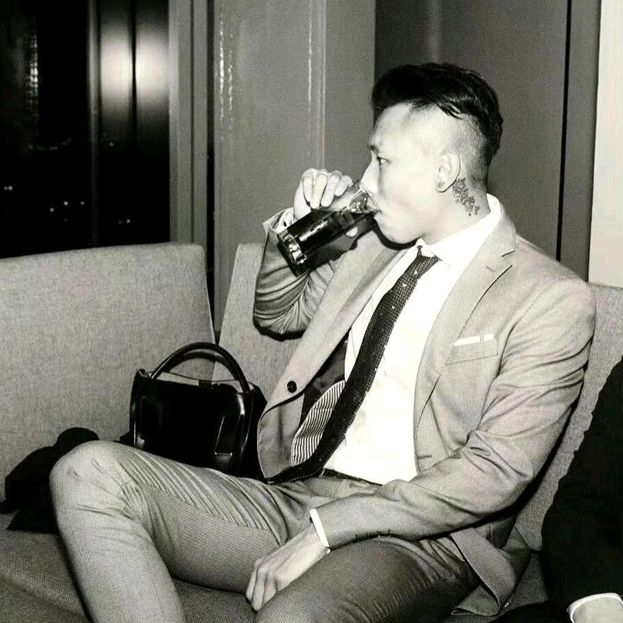 小镇男孩