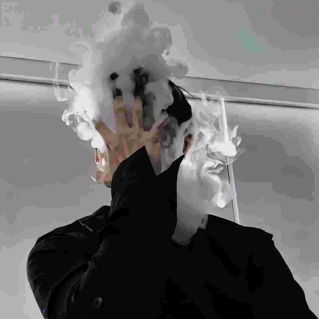 647