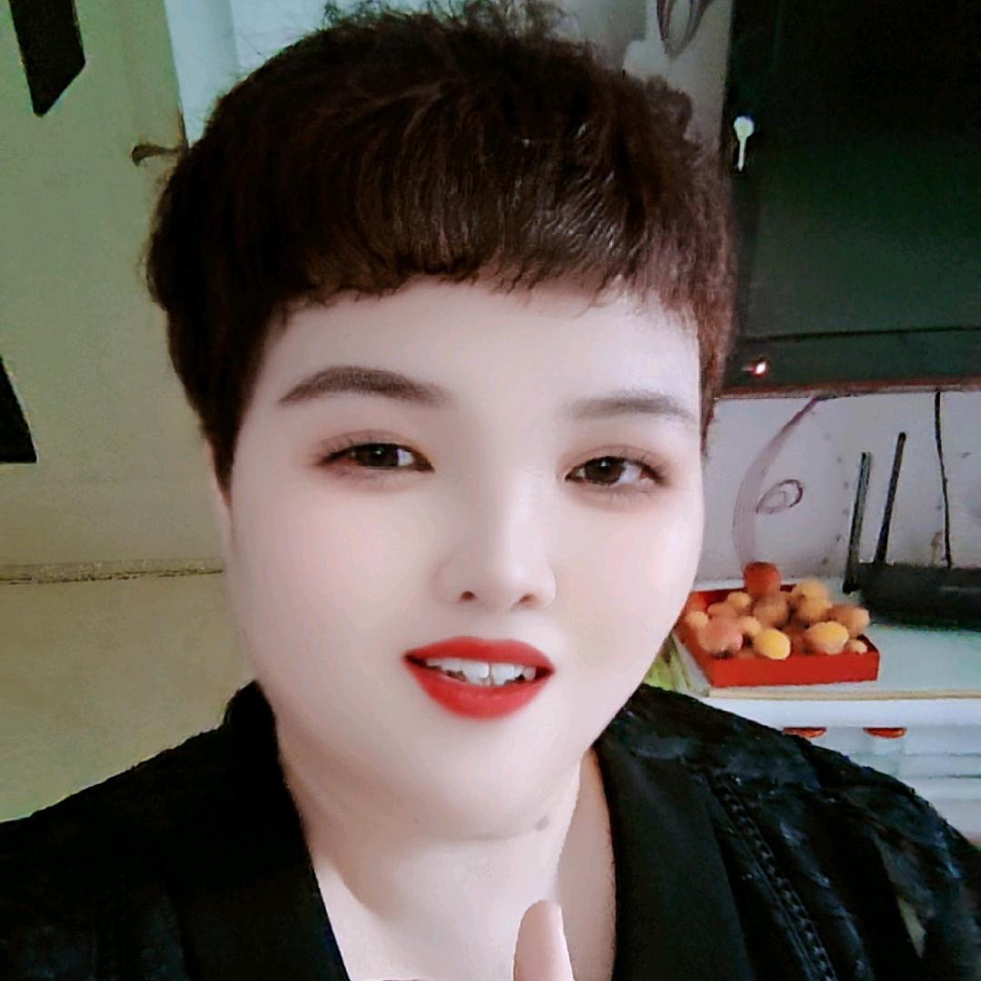 丁兰云
