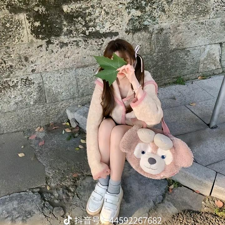 玫红色头像