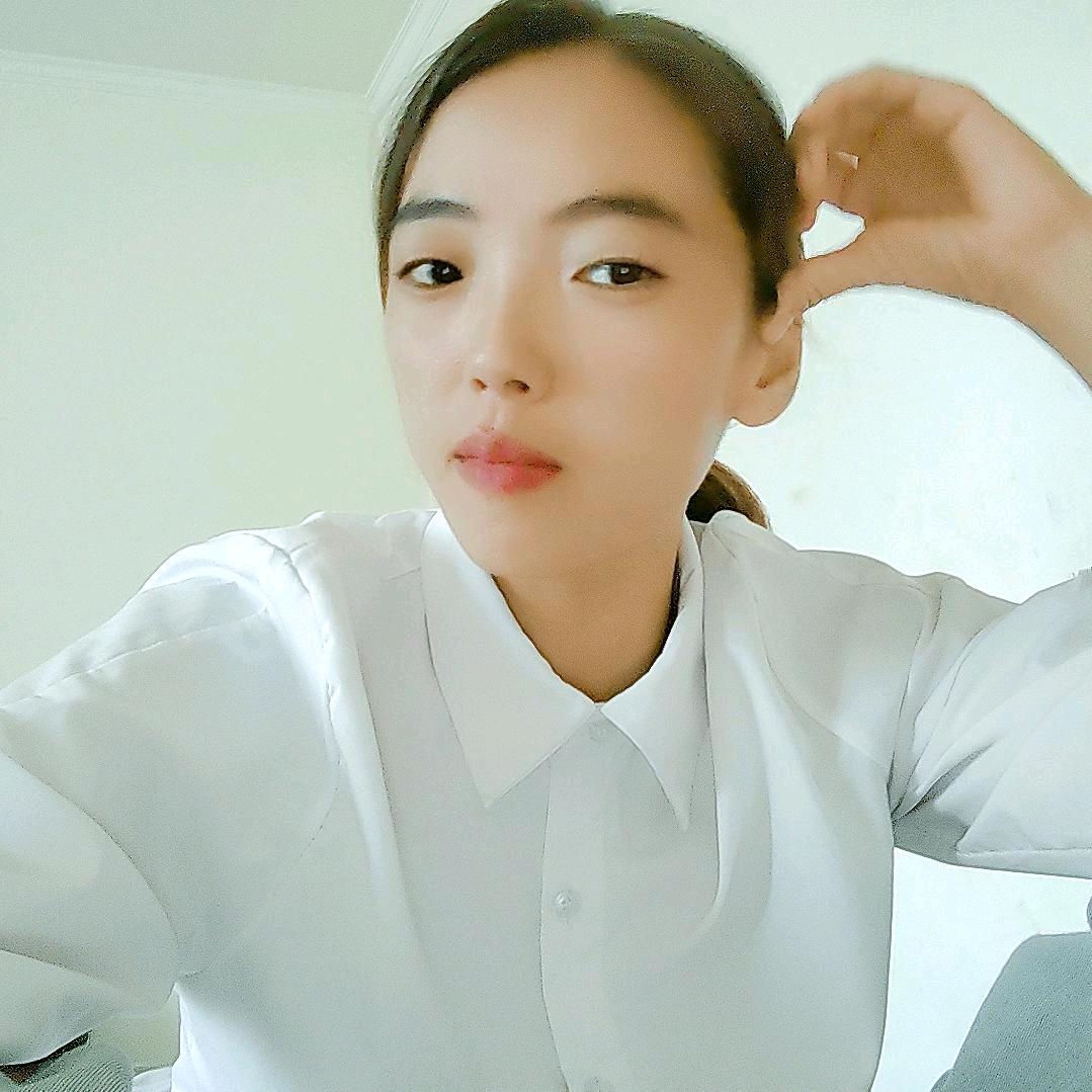 欣