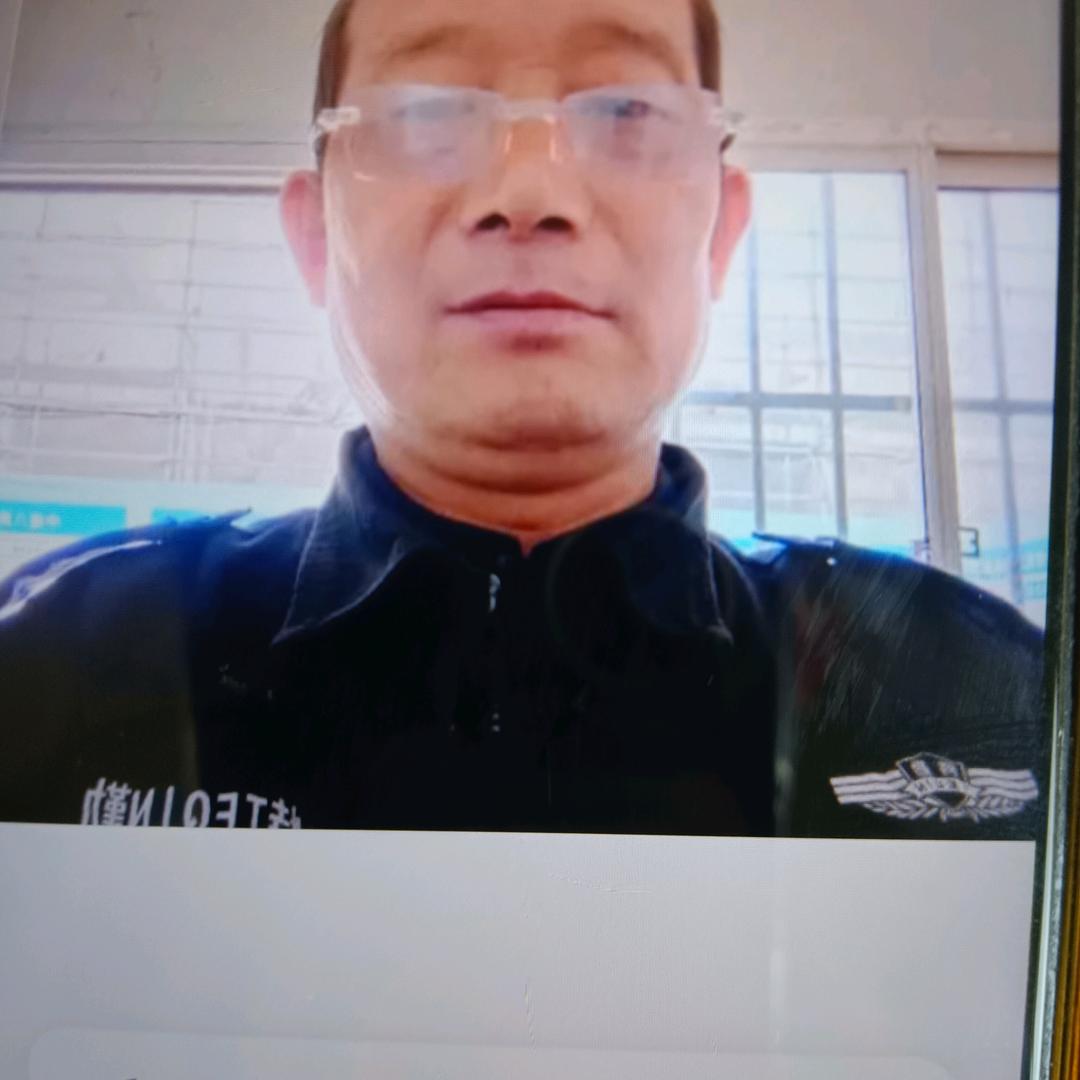 美女早上好