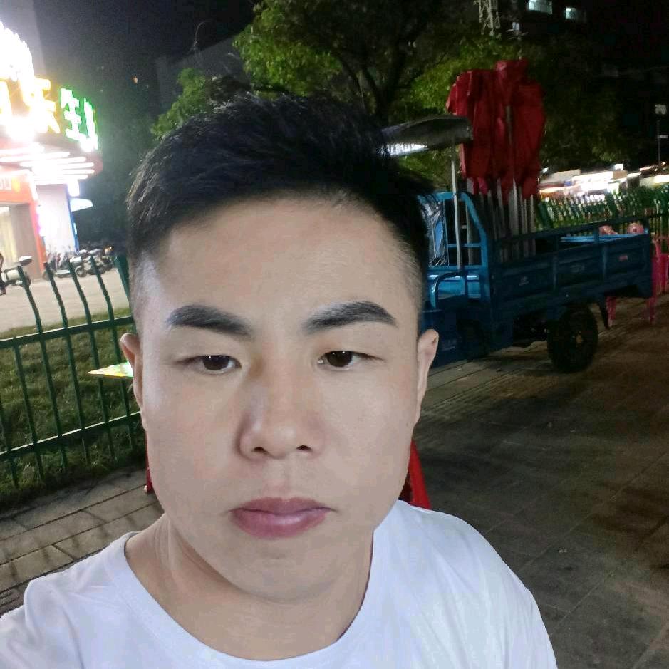 粉丝网红亮亮主播