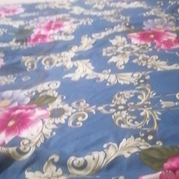 上山听歌看美女