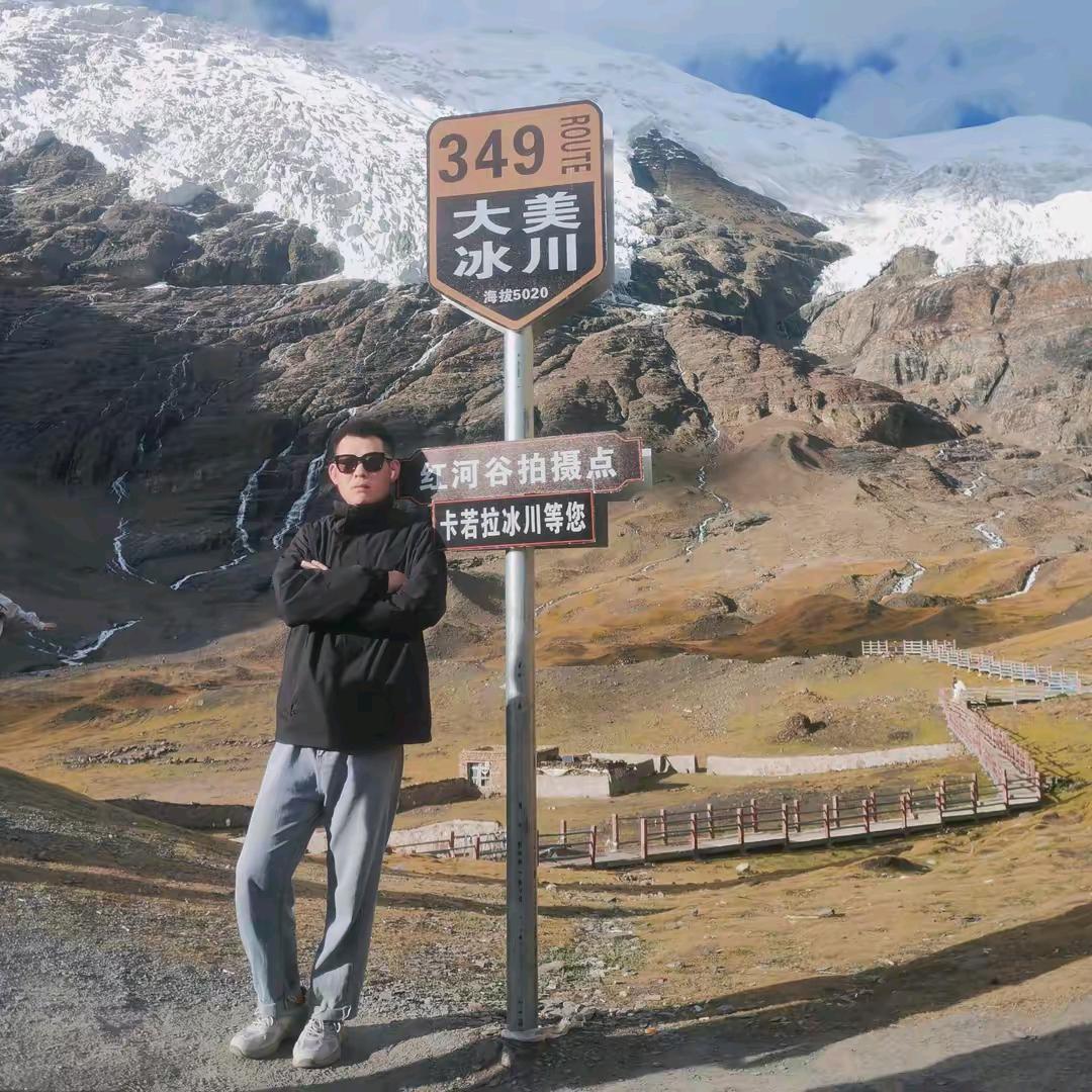 天津小邓名车广场.大喆