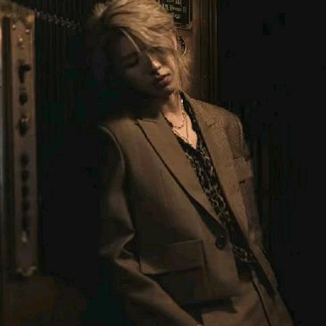 师傅肚凯16007)追人队团