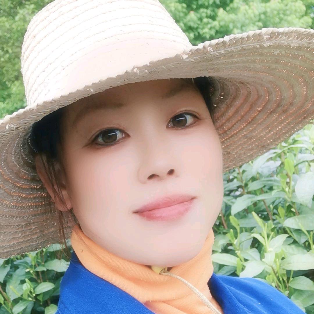 草  帽  姐