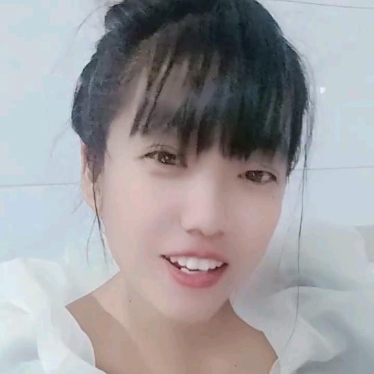 玲玲，🎤